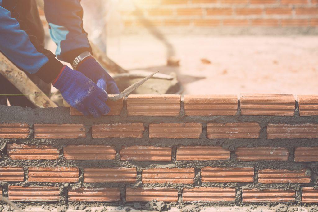 What Are the Differences Between Clay Brick and Cement Brick?